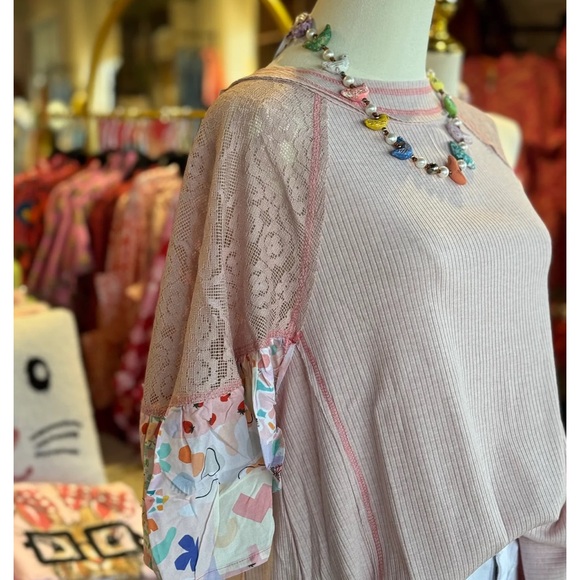 190. NWT easel Pink Ribbed Knit Top with Lace Shoulders and Floral Sleeves - Picture 3 of 5